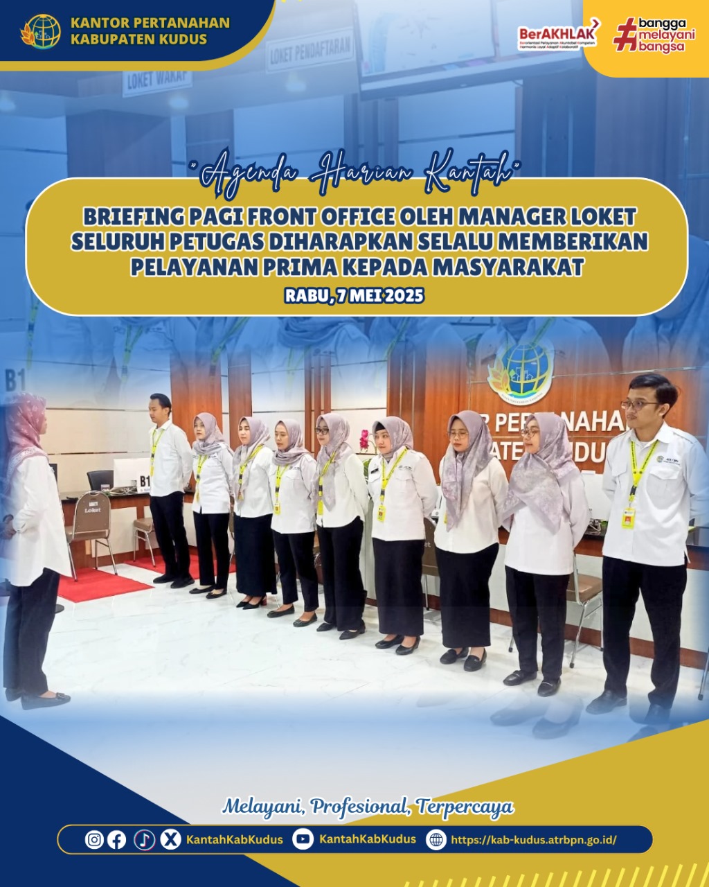 Briefing Pagi Front Office Oleh Manager Loket, Seluruh Petugas diharapkan Selalu Memberikan Pelayanan Prima Kepada Masyarakat