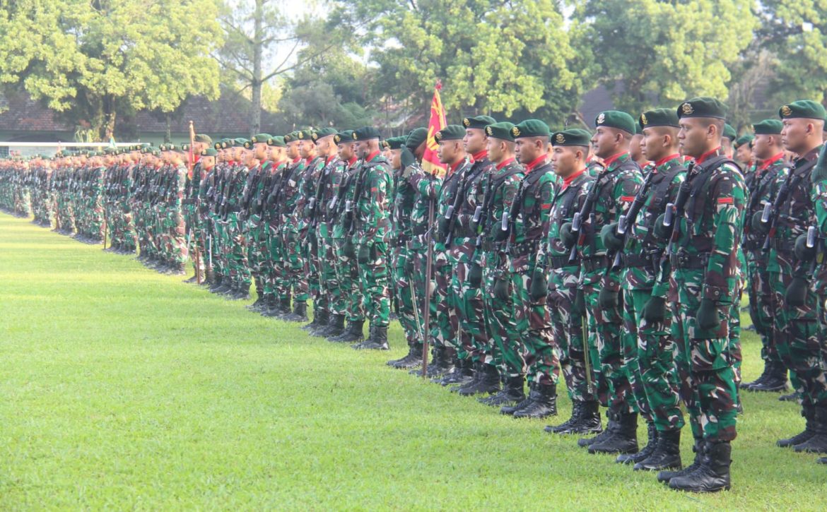 Prajurit Yonarmed 1 Kostrad Ikuti Upacara Peringatan Hari Kebangkitan Nasional di Divif 2 Kostrad