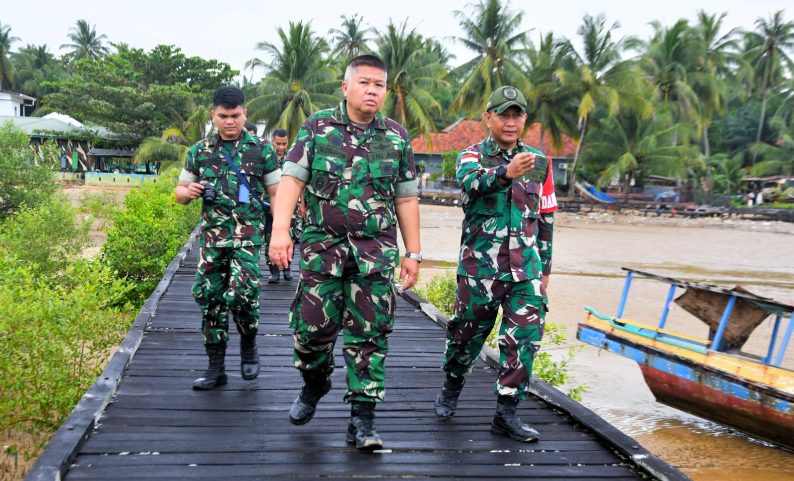 Tim Wasrik Current Audit dari Itdam VI/Mulawarman melaksanakan kunjungan ke Satgas Pamtas Yonarmed 11 Kostrad, Rabu (11/06/2025). (foto: Peneleven/Narwan) 