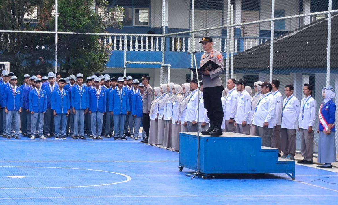 Kapolsek Bandongan Ajak Pelajar Jauhi Kenakalan Remaja dan Cegah Bullying