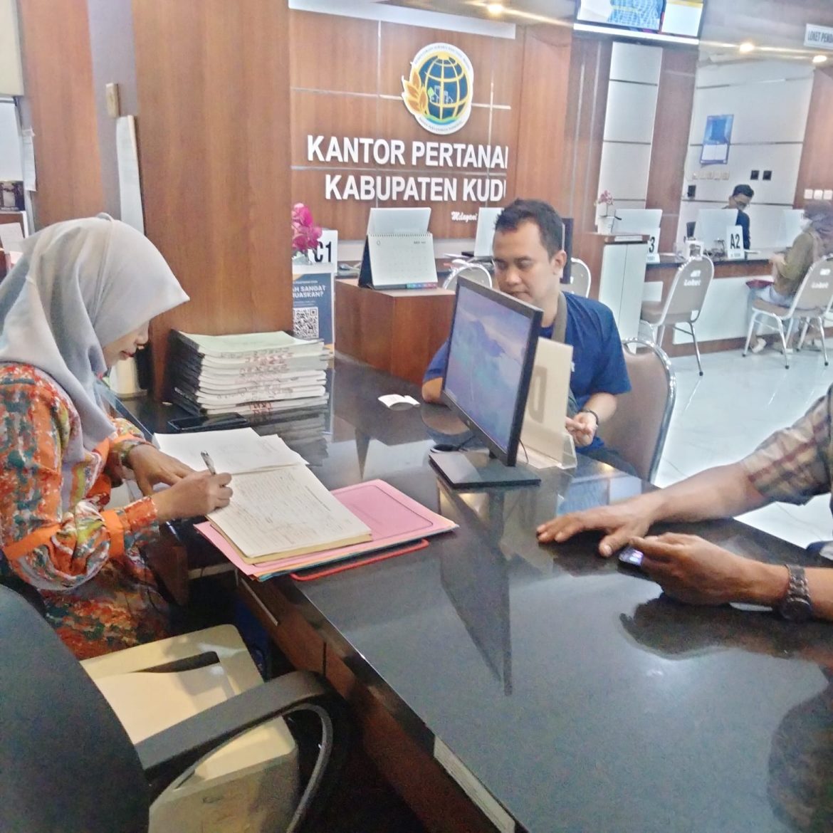 Minggu Semangat, Kantor Pertanahan Kabupaten Kudus sigap Layani Masyarakat Melalui Program PELATARAN