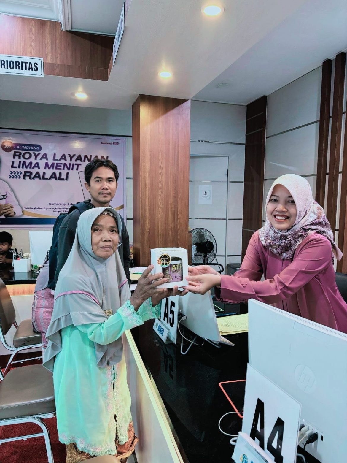 Minggu Semangat Melayani, Bukti Nyata Kantor Pertanahan Kabupaten Kudus tetap Melayani Masyarakat di Akhir Pekan