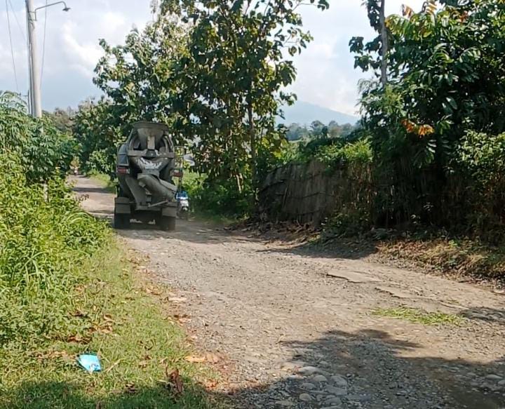 Muatan SJB Diduga Merusak Jalan APH & Dishub Untuk Tindaklanjuti