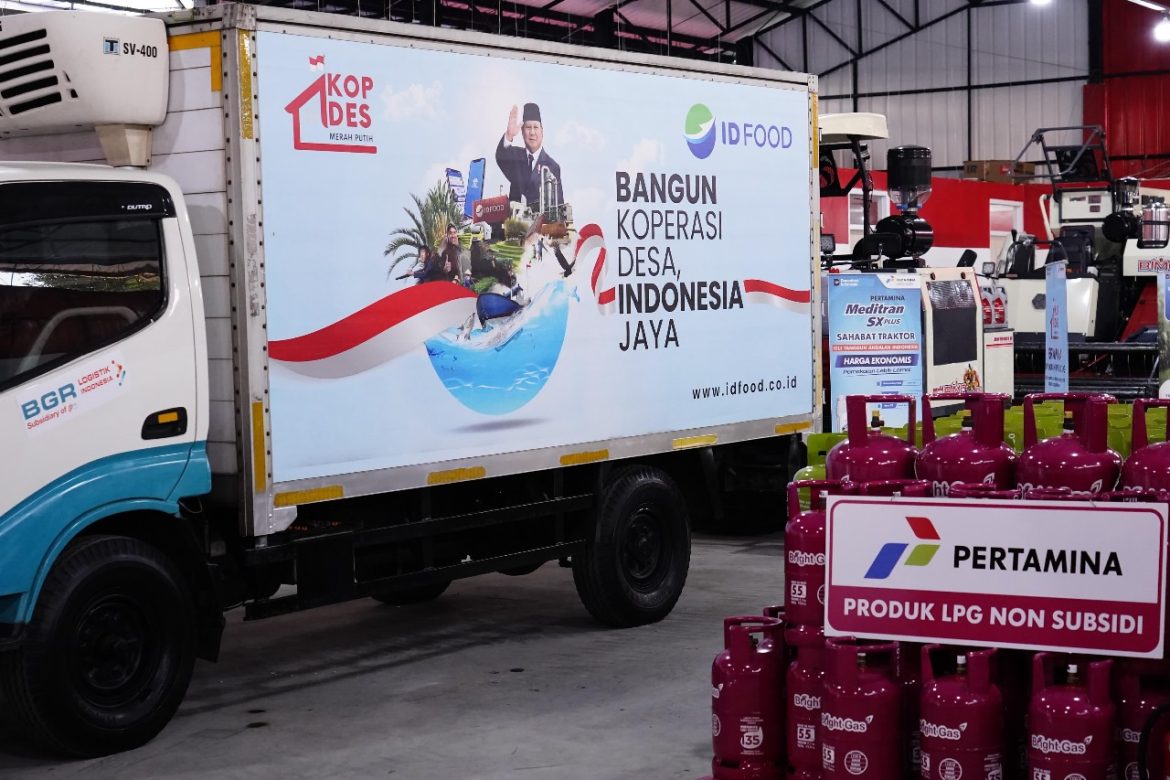 Menteri Nusron Dampingi Presiden Prabowo Resmikan 80.000 Koperasi Desa Merah Putih di Desa Bentangan, Klaten, Jawa Tengah