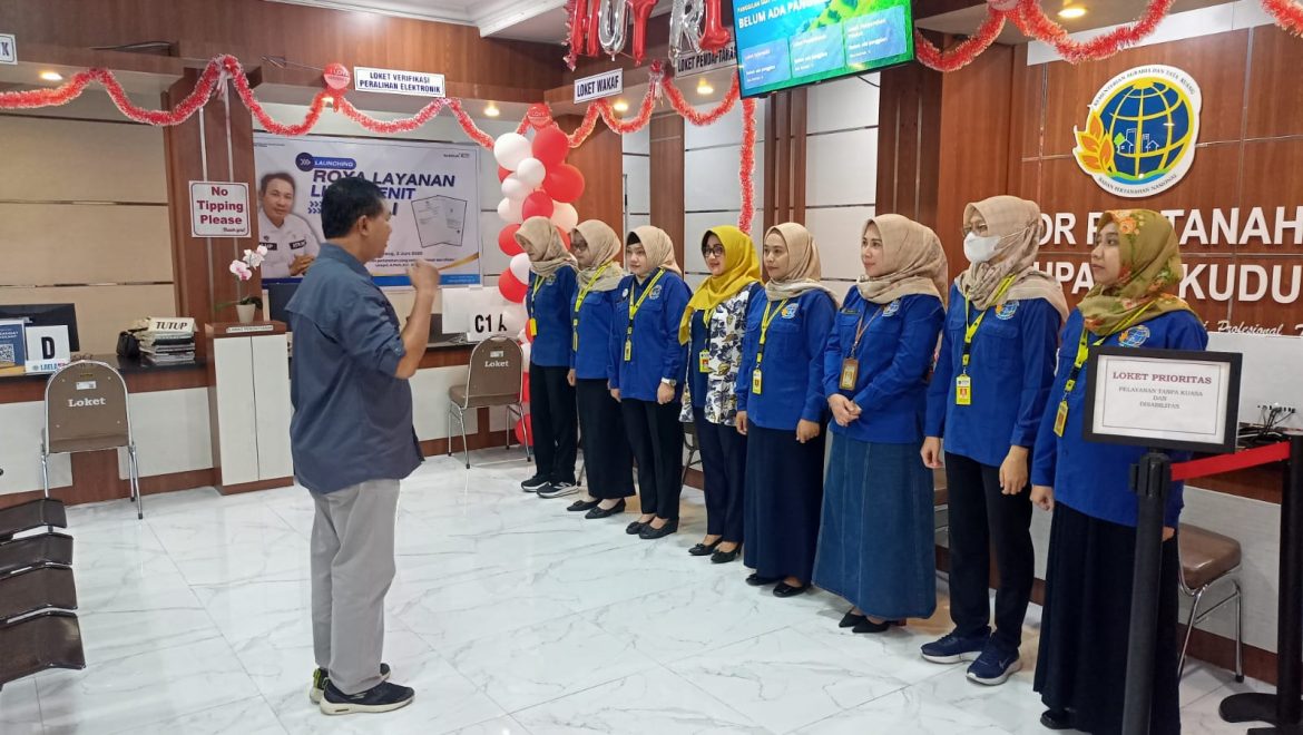Sinergi Harian, Pelayanan Optimal Briefing Pagi di Kantor Pertanahan Kabupaten Kudus