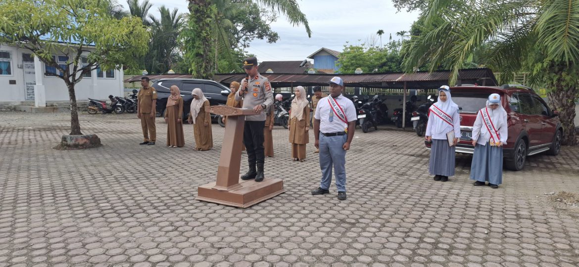 IPDA Mursal Kapolsek Seunagan Timur Jadi Pembina Upacara Di SMA N2 Seunagan Jauhkan Narkoba Dan Tertib Lalulintas