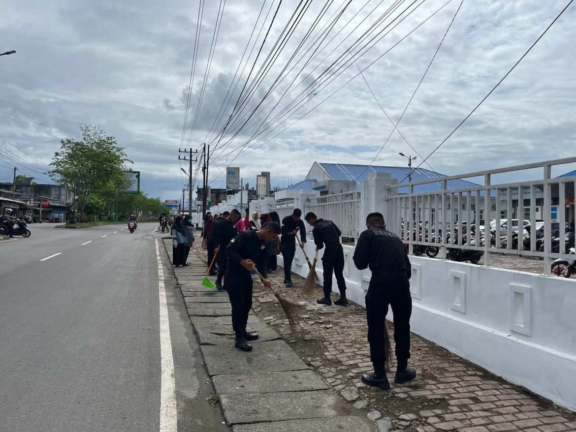 Brimob Aceh Gelar Aksi Sosial di RSUD Sultan Iskandar Muda