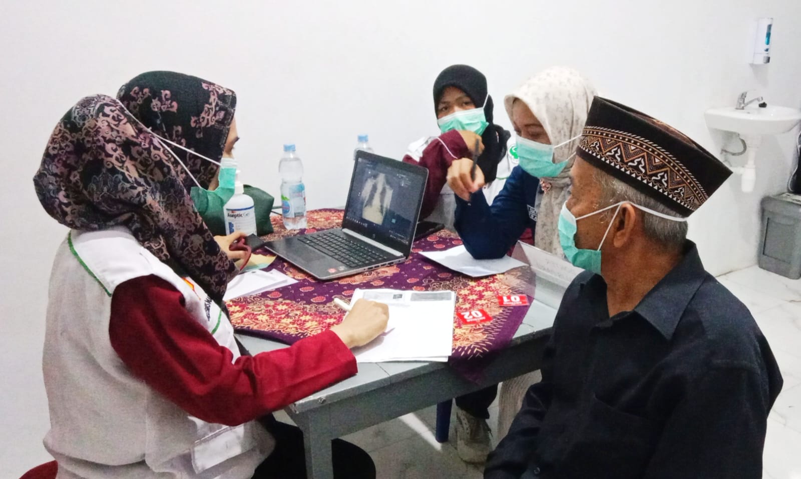 Puskesmas Grabag 1 Kabupaten Magelang mulai melaksanakan program “Speling Melesat” di Desa Banaran, Kamis (11/09/2025). (foto: Edy)