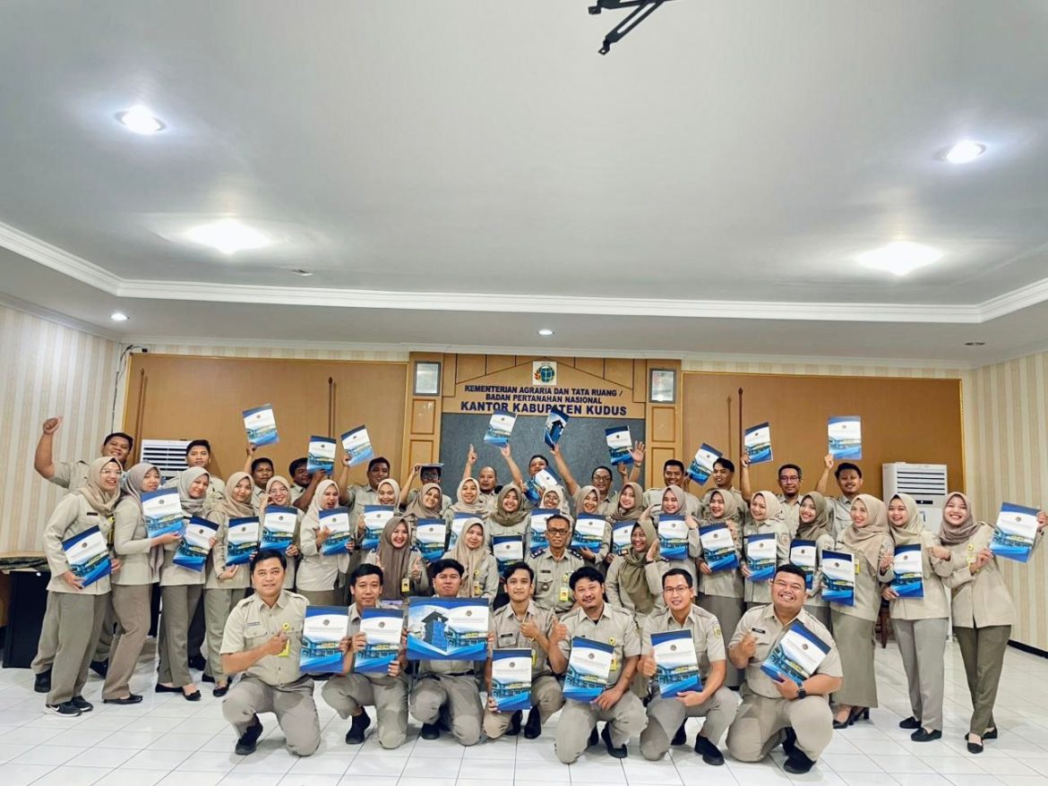 Pengarahan dan Penandatanganan Pakta Integritas PPPK Kantor Pertanahan Kabupaten Kudus: Wujud Komitmen Profesionalisme dan Integritas