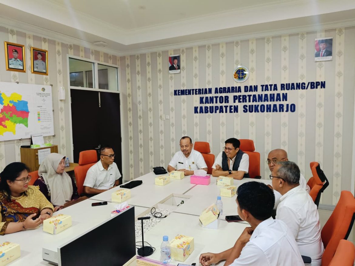 PERKUAT SINERGI ANTAR SATKER, BPN KUDUS DAMPINGI PEGAWAI ALIH TUGAS KE SUKOHARJO