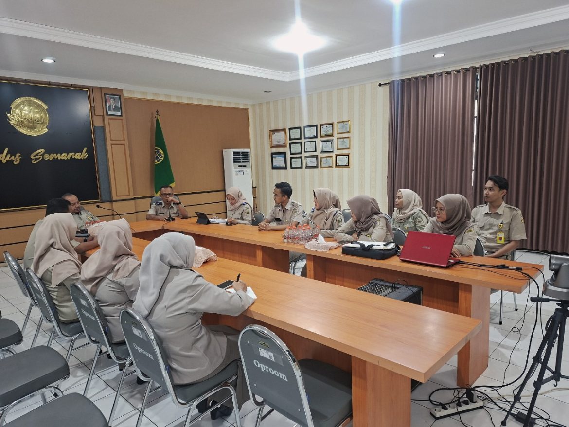 Kantah Kudus Laksanakan Pembinaan Rutin Petugas Loket untuk Tingkatkan Kualitas Pelayanan Publik