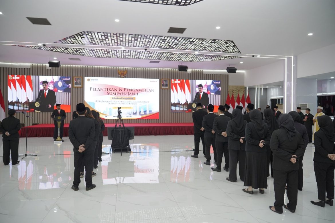 Lantik Pejabat Fungsional, Sekjen ATR/BPN: Harus Pandai, Cerdas, dan Tekun
