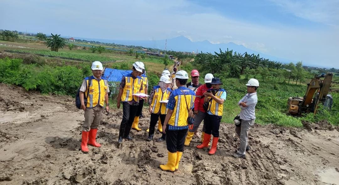 Kantor Pertanahan Kabupaten Kudus Melakukan Pendataan PDSK Sungai Wulan di Desa Banget dan Desa Setrokalangan, Kecamatan Kaliwungu.