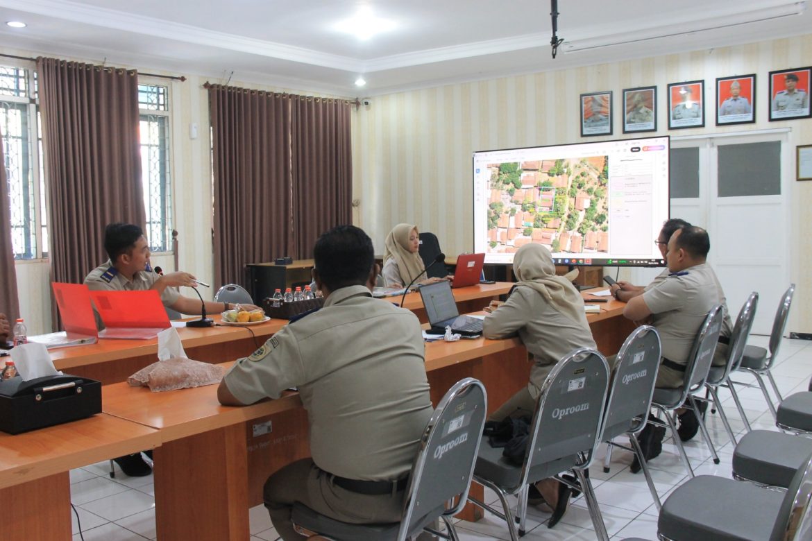 Kepala Kantor Pertanahan Kabupaten Kudus Pimpin Rapat Gelar Kasus Akhir Tindak Lanjut Pengaduan Masyarakat