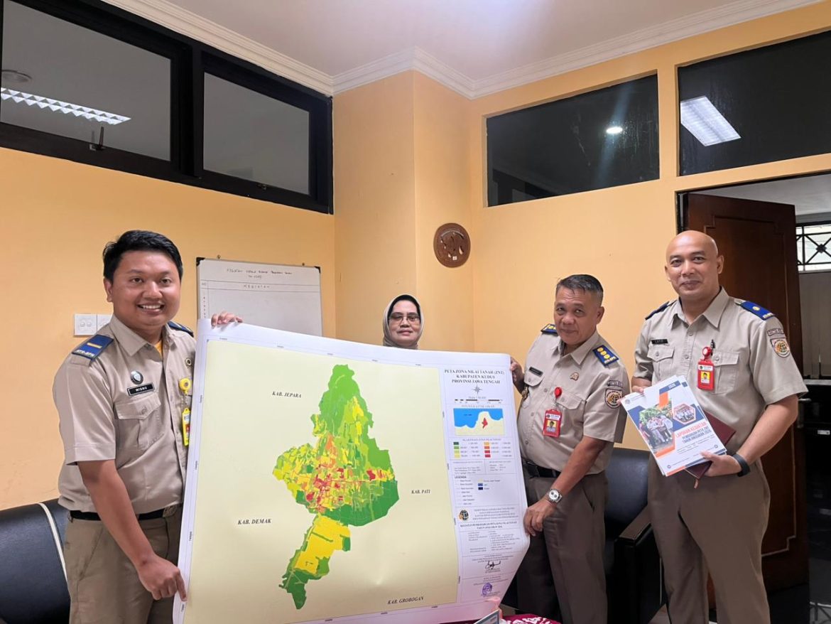 Kantor Pertanahan Kabupaten Kudus Serahkan Hasil Pembaruan Peta Zona Nilai Tanah Tahun Anggaran 2026