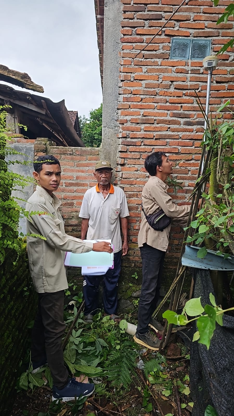 Kantor Pertanahan Kabupaten Kudus Laksanakan Pengukuran Rutin Pemecahan Bidang Tanah di Desa Terban