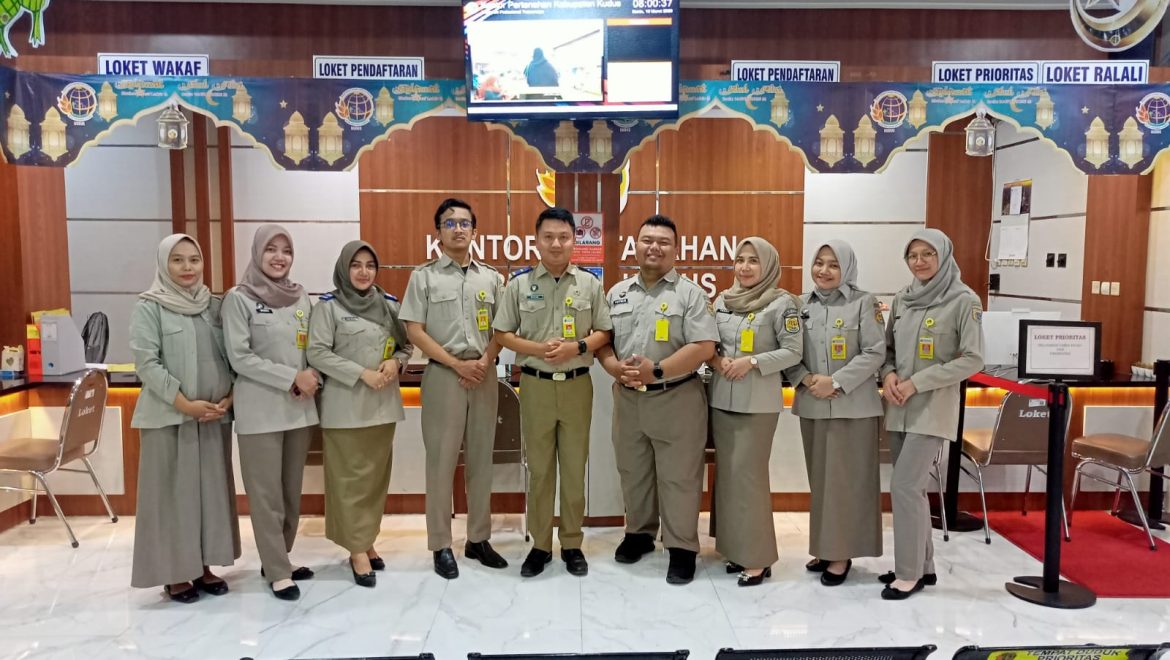 Briefing pagi petugas loket, Perkuat Kualitas Pelayanan Kantor Pertanahan Kabupaten