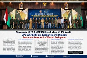 Semarak HUT AKPERSI ke-2 dan KLTV ke-6, DPC AKPERSI se-Kalbar Resmi Dilantik, Santunan Anak Yatim Warnai Peringatan
KALIMANTAN BARAT — Peringatan Hari Ulang Tahun (HUT) Asosiasi Keluarga Pers Indonesia (AKPERSI) ke-2 dan HUT KLTV Indonesia ke-6 berlangsung penuh makna di Kalimantan Barat. Momentum tersebut tidak hanya menjadi ajang perayaan, tetapi juga dirangkai dengan pelantikan DPC AKPERSI se-Kalimantan Barat serta pemberian santunan kepada anak yatim.
Kegiatan tersebut menjadi momentum penting bagi keluarga besar AKPERSI untuk memperkuat soliditas organisasi sekaligus menegaskan komitmen insan pers dalam menjalankan tugas jurnalistik secara profesional, berintegritas, dan bertanggung jawab.
Dalam sambutannya, Ketua DPD AKPERSI Kalimantan Barat, Syafarahman, menegaskan bahwa keberadaan organisasi bukan hanya untuk membangun kekuatan internal, tetapi juga memastikan hak-hak jurnalistik setiap anggota tetap dihormati.
Syafarahman menyatakan, AKPERSI akan berada di garda terdepan apabila terdapat wartawan yang mengalami intimidasi maupun hambatan ketika menjalankan tugas jurnalistik, tentunya dengan tetap mengedepankan mekanisme hukum dan kode etik jurnalistik.
“AKPERSI akan selalu hadir dan menjadi garda terdepan dalam memperjuangkan serta membela hak-hak jurnalistik,” tegas Syafarahman.
Suasana haru juga terlihat ketika Syafarahman menyaksikan kehadiran ratusan anak yatim dalam kegiatan tersebut. Ia bahkan sempat meneteskan air mata sebagai bentuk keprihatinan sekaligus rasa syukur dapat berbagi dengan anak-anak yang membutuhkan perhatian dan kepedulian.
Menurutnya, kepedulian sosial harus menjadi bagian dari karakter insan pers. Karena itu, ia meminta seluruh jajaran AKPERSI di Kalimantan Barat tidak hanya aktif dalam kegiatan jurnalistik, tetapi juga semakin peka terhadap persoalan sosial di tengah masyarakat.
Ia mengingatkan seluruh anggota agar tidak menutup mata terhadap kondisi anak yatim maupun masyarakat yang sedang mengalami kesulitan.
AKPERSI Dorong Wartawan Cerdas dan Beretika
Sementara itu, Ketua Umum AKPERSI, Rino Triyono, S.Kom., S.H., C.IJ., C.BJ., C.EJ., CFLE., C.ILJ., menyampaikan bahwa kegiatan sosial akan terus menjadi bagian dari agenda organisasi di berbagai daerah di Indonesia.
Menurut Rino, AKPERSI ingin membangun organisasi pers yang tidak hanya kuat secara kelembagaan, tetapi juga mampu melahirkan wartawan yang memiliki kompetensi, kecerdasan jurnalistik, serta menjunjung tinggi etika profesi.
Ia menyebutkan, AKPERSI secara rutin menggelar pelatihan bagi insan pers, mulai dari teknik penulisan berita, pemahaman jurnalistik hingga tata cara melakukan investigasi secara benar dan bertanggung jawab.
“AKPERSI akan terus menjadi garda terdepan untuk menjadikan setiap insan pers yang tergabung di AKPERSI sebagai wartawan yang cerdas dan beretika,” ujar Rino.
Ia menambahkan, peningkatan kapasitas wartawan menjadi salah satu perhatian utama organisasi. Menurutnya, wartawan tidak cukup hanya mampu menyampaikan informasi, tetapi juga harus memahami bagaimana memperoleh, memverifikasi, mengolah, dan menyajikan informasi sesuai prinsip jurnalistik.
Rencana Study Banding ke Malaysia dan 15 Negara
Dalam kesempatan tersebut, Rino Triyono juga menyampaikan rencana study banding ke Malaysia pada September mendatang sebagai bagian dari upaya AKPERSI membuka wawasan dan memperluas pengalaman para insan pers.
Agenda tersebut diarahkan untuk bertukar pengalaman serta mempelajari praktik kerja jurnalistik di luar negeri. Rino juga menyampaikan bahwa kerja sama dan komunikasi terkait pengembangan kapasitas jurnalistik telah menjangkau sejumlah negara.
“Ini bagian dari upaya kita untuk terus belajar, membuka wawasan, dan meningkatkan kualitas insan pers,” jelasnya.
Dihadiri Unsur Forkopimda dan Ratusan Anak Yatim
Rangkaian kegiatan tersebut turut dihadiri jajaran Polda Kalimantan Barat, Kodam Kalimantan Barat, Kejaksaan Tinggi Kalimantan Barat, para tokoh masyarakat, pimpinan organisasi, insan pers dari berbagai media, serta ratusan anak yatim.
Pelantikan DPC AKPERSI se-Kalimantan Barat menjadi salah satu agenda utama dalam kegiatan tersebut. Pelantikan diharapkan semakin memperkuat struktur organisasi sekaligus memperluas kontribusi AKPERSI di tengah masyarakat.
Peringatan HUT AKPERSI ke-2 dan HUT KLTV ke-6 akhirnya tidak sekadar menjadi perayaan organisasi. Di balik panggung peringatan ulang tahun, terdapat pesan kuat tentang profesionalisme pers, perlindungan terhadap kerja jurnalistik, peningkatan kompetensi wartawan, serta kepedulian sosial.
Momentum tersebut menjadi penegasan bahwa insan pers tidak hanya dituntut untuk bersuara ketika melihat persoalan masyarakat, tetapi juga harus mampu hadir dan berbuat ketika masyarakat membutuhkan kepedulian.
AKPERSI: Bersama Menjaga Marwah Pers, Meningkatkan Kompetensi, dan Hadir untuk Masyarakat.